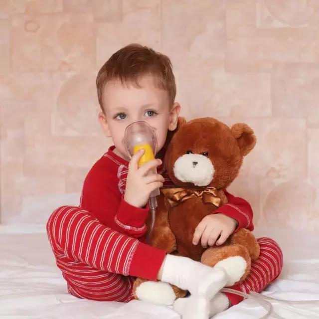 小孩子咳嗽做雾化有什么副作用吗,孩子咳嗽总不好推拿可以么