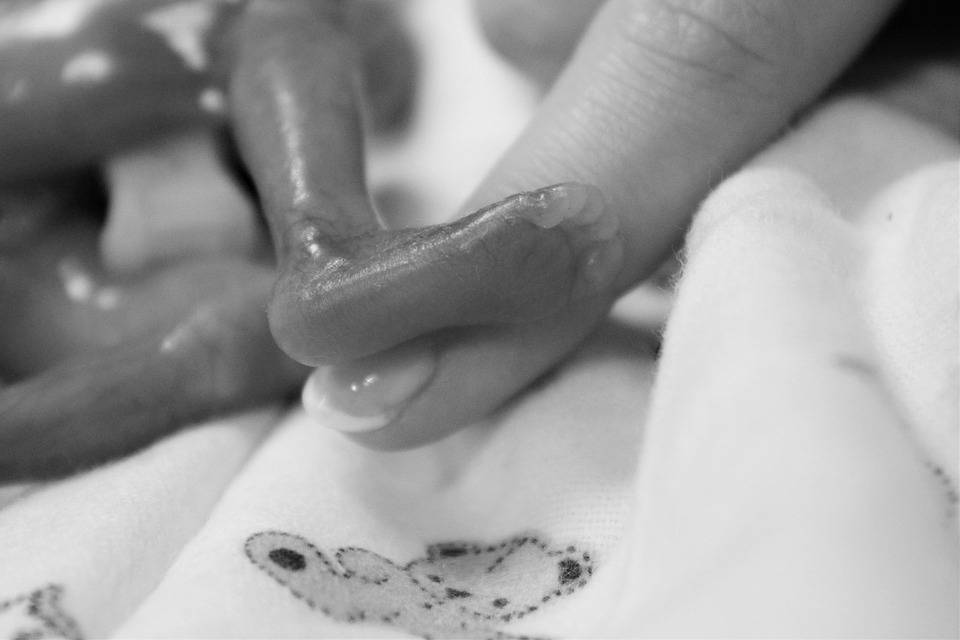 老婆流产老公应该怎么做才合格,男方导致女方多次流产