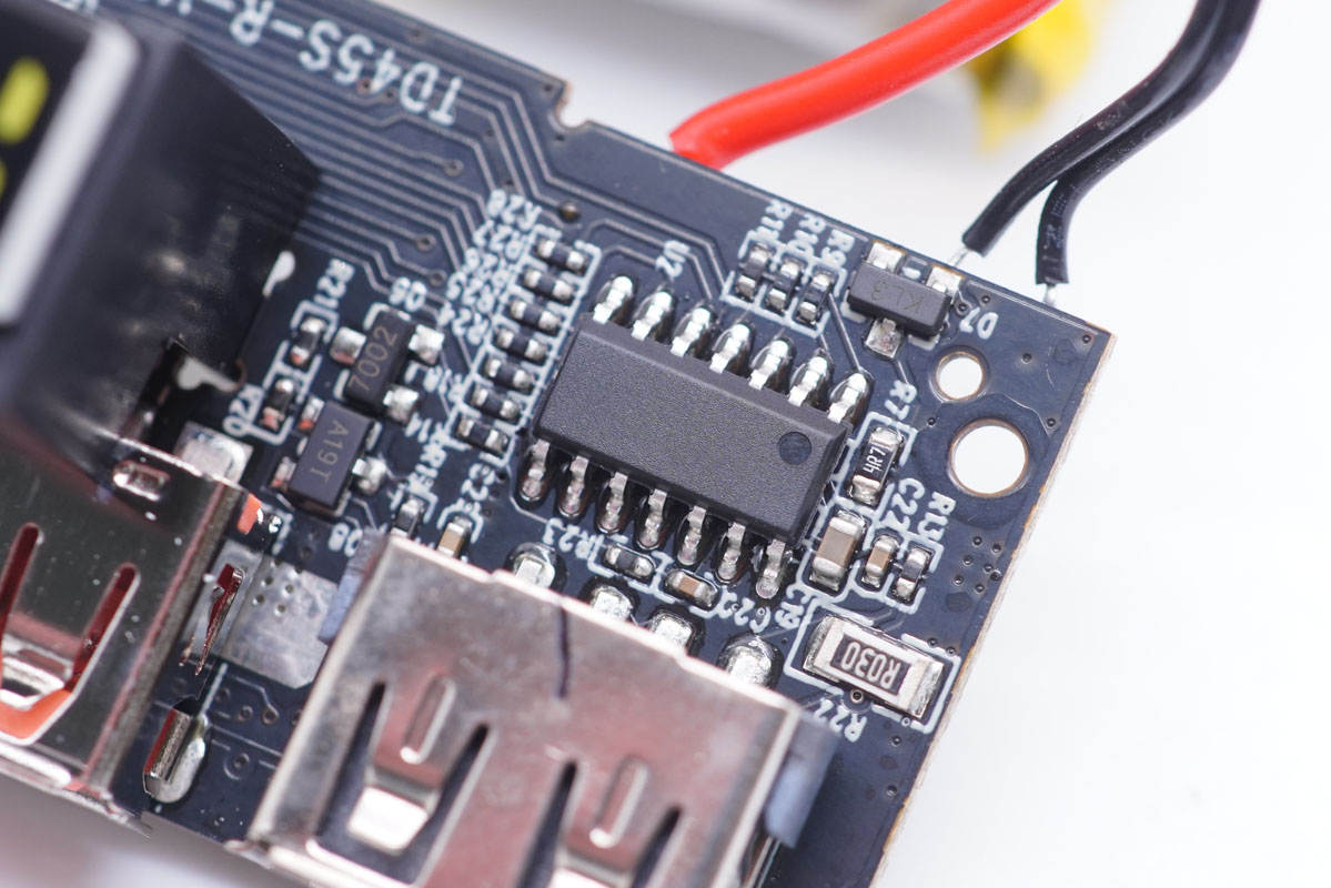 移速10000充电宝拆解视频,充电宝正确拆解