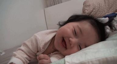 一出生拉肚子不知原因,刚出生十天的婴儿一吃就拉肚子
