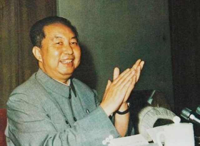 *国锋华**墓地：有很多老人鞠躬，回归卦山，不占民地