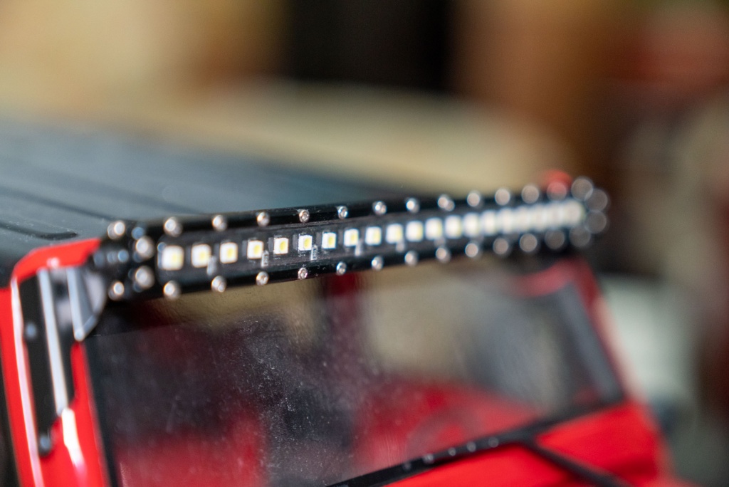 km4攀爬车怎么样,1比24牧马人攀爬车