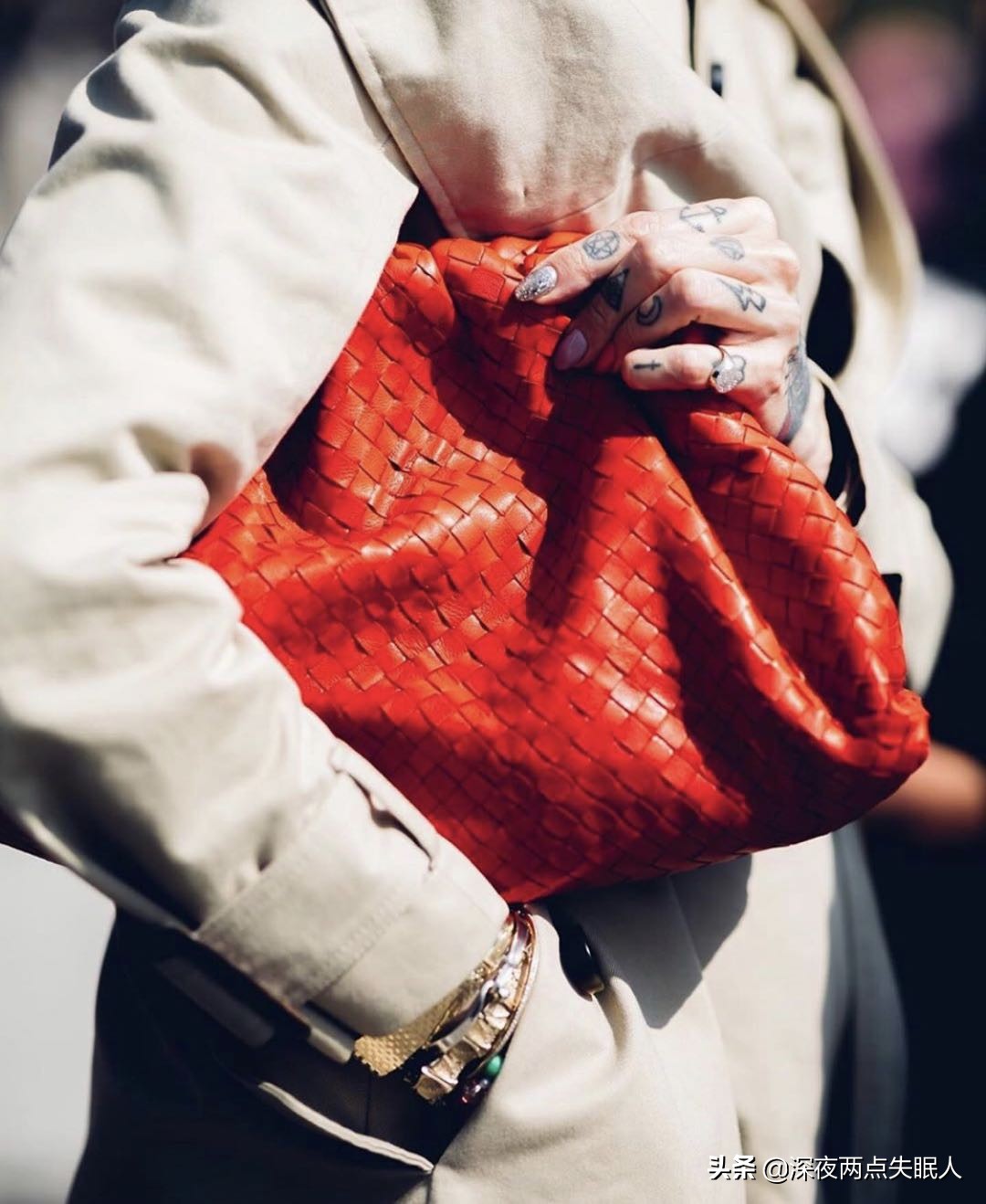 bv枕头包多少钱,bv枕头包价格