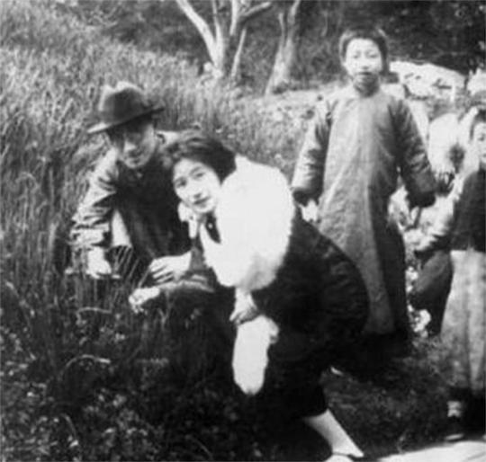 徐志摩飞机失事遇难图片,徐志摩飞机坠毁照片