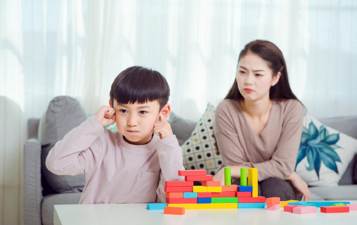 孩子耳朵听不到了是什么原因,孩子听不到声音怎么办