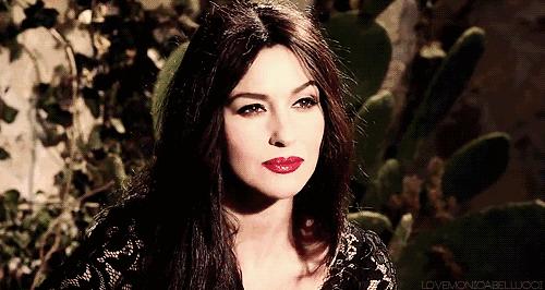 她是全球公认的最性感女神：“裸露”却不情色的人间*物尤**