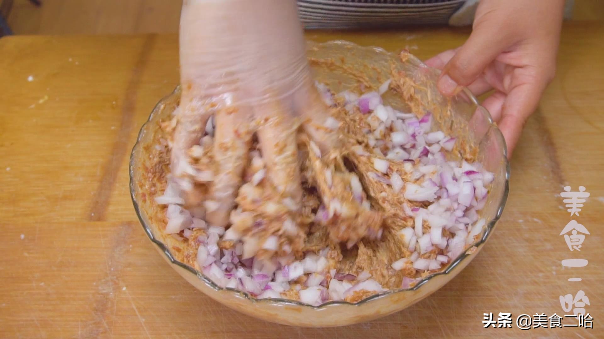 鲜肉饼按压破皮露馅怎么办,肉饼最好吃的做法不露馅不破皮