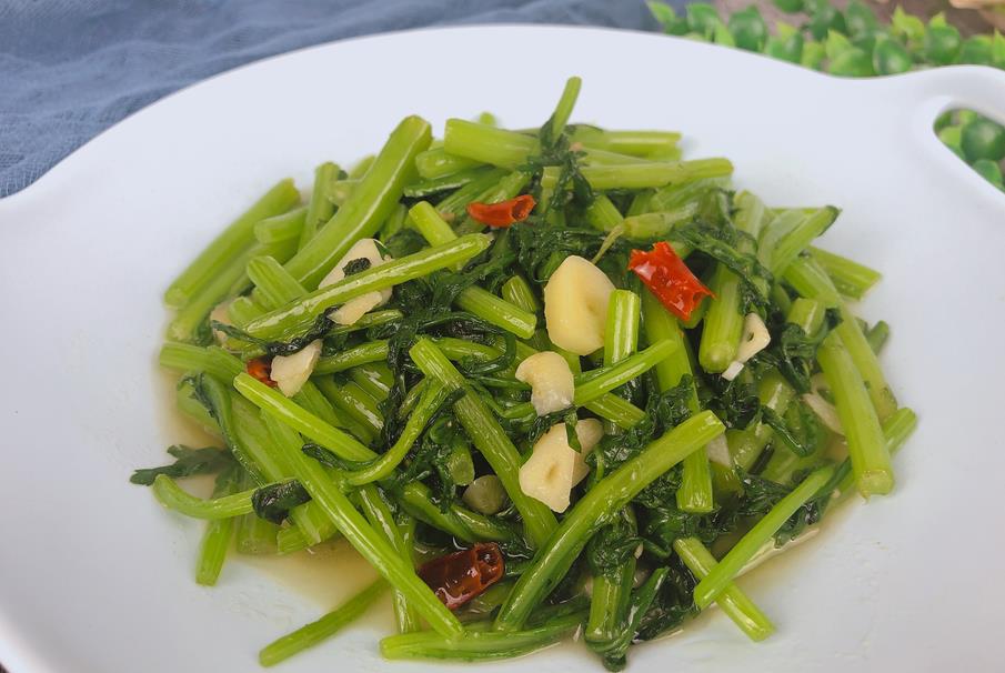 失眠就怕这蔬菜，才2块钱一斤，常吃睡眠好，一觉睡到天亮