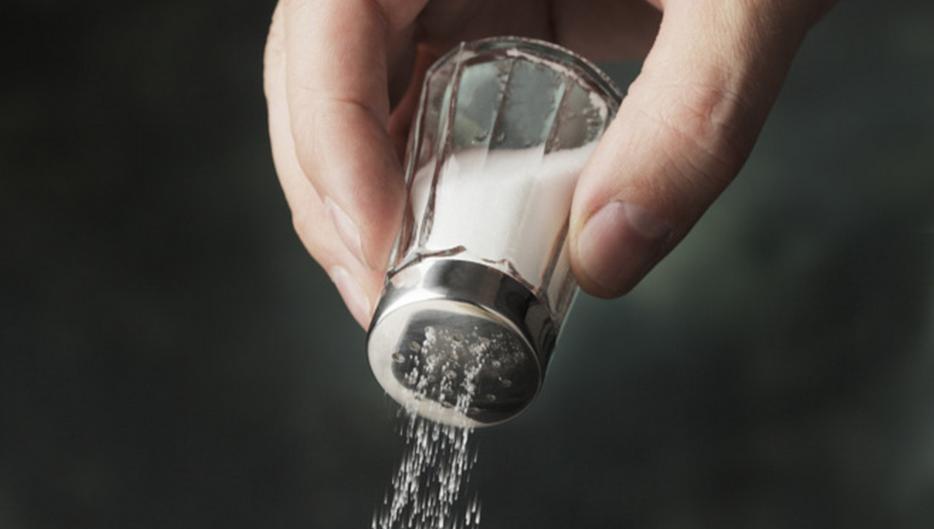 宝宝几个月可吃加盐食物,1岁宝宝需要额外加盐吗