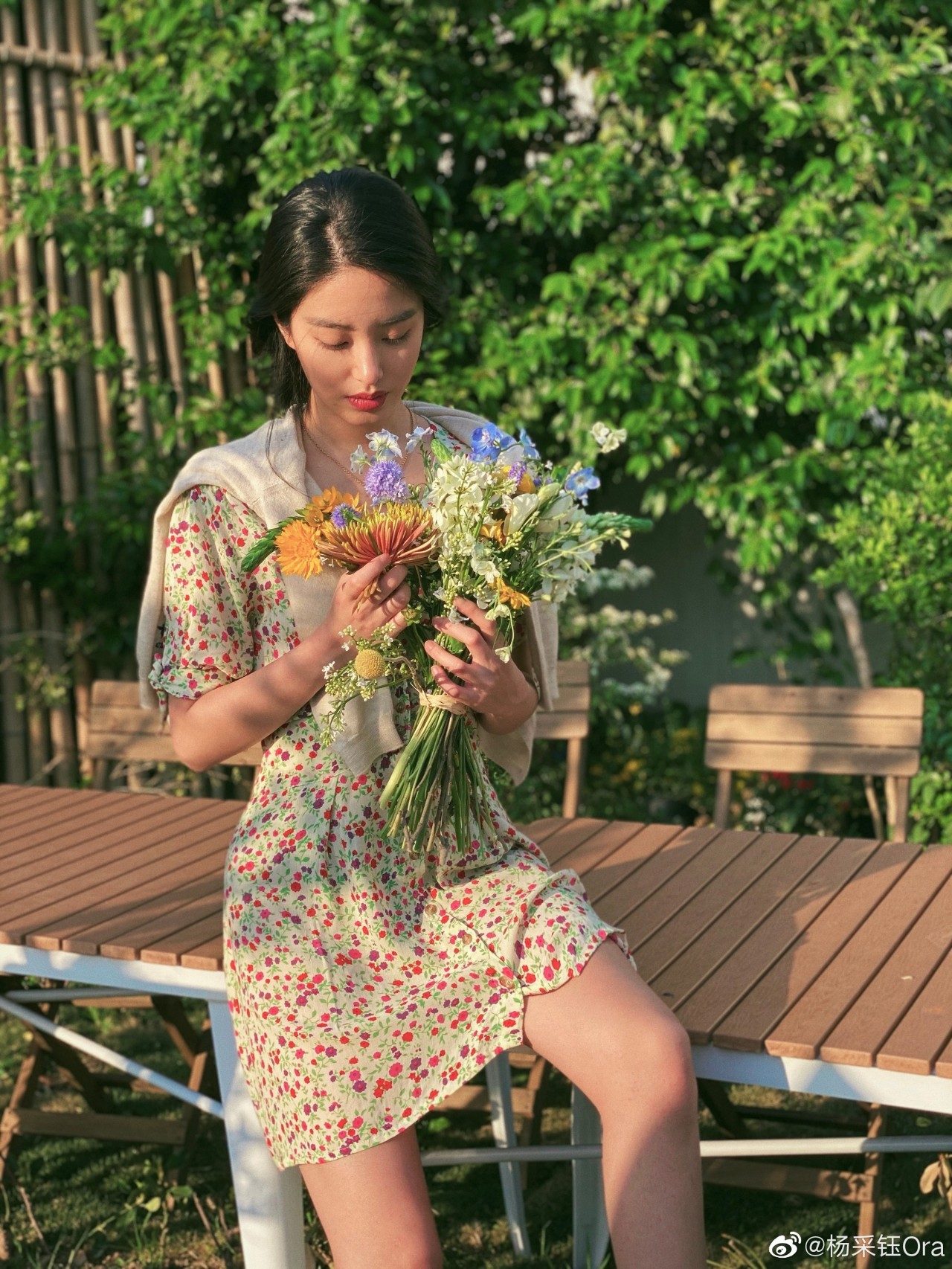 杨采钰法式风穿搭特点,杨采钰复古穿搭