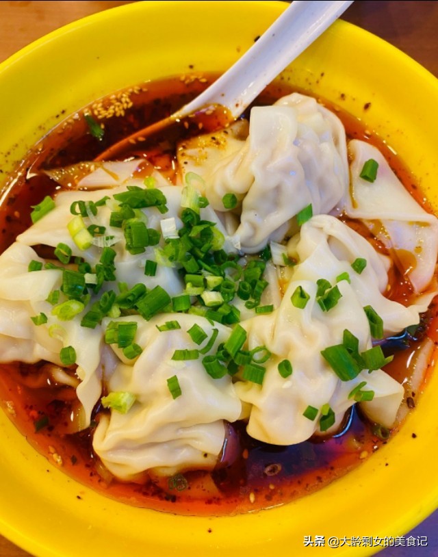 品尝成都美食必吃的十大名小吃,成都美食小吃视频