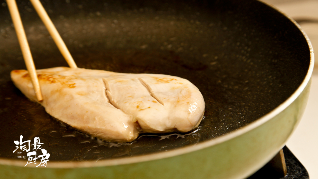 鸡胸肉变柔软多汁？真的不难