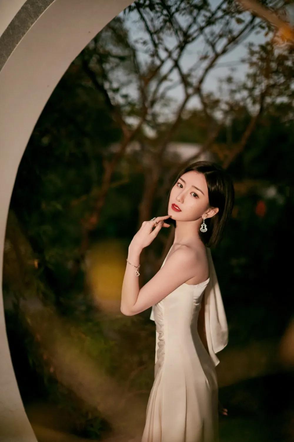 毛晓彤问心同款穿搭,毛晓彤怦然心动20岁穿搭