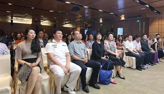 安利君南极科考,安利南极考察队