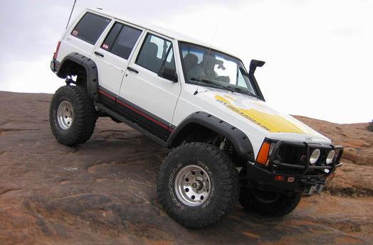 高速感觉方向盘发飘什么原因,开高速飘是什么问题导致的