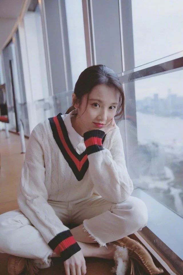 衬衫毛衣的穿法技巧男,毛衣衬衫怎么搭配裤子