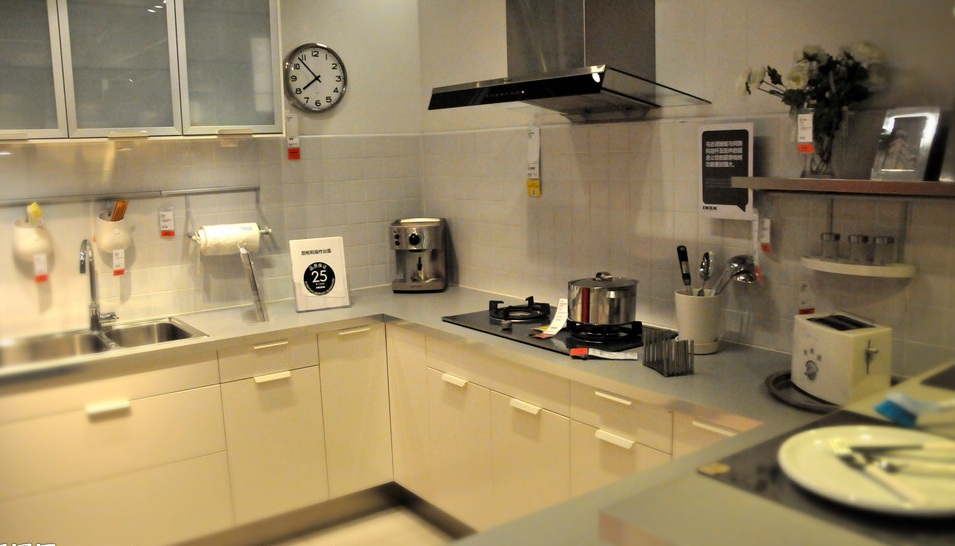 厨房烟道是先装止逆阀还是先铺砖,厨房烟道装了止逆阀串味处理方法