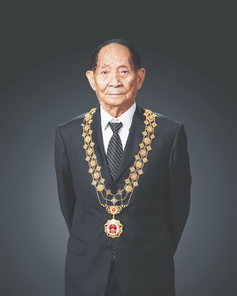 禾下乘凉梦丹心映青天诗句解说,禾下乘凉梦丹青