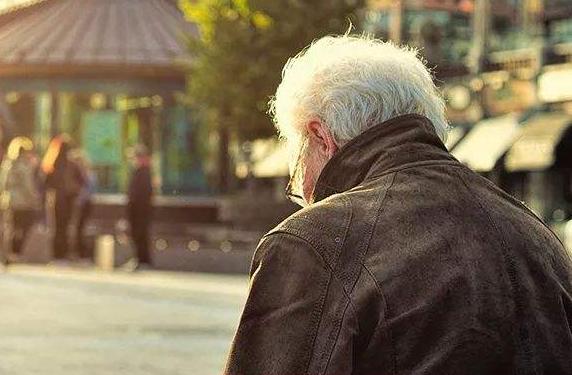 老人脚肿该如何缓解老人脚肿问题