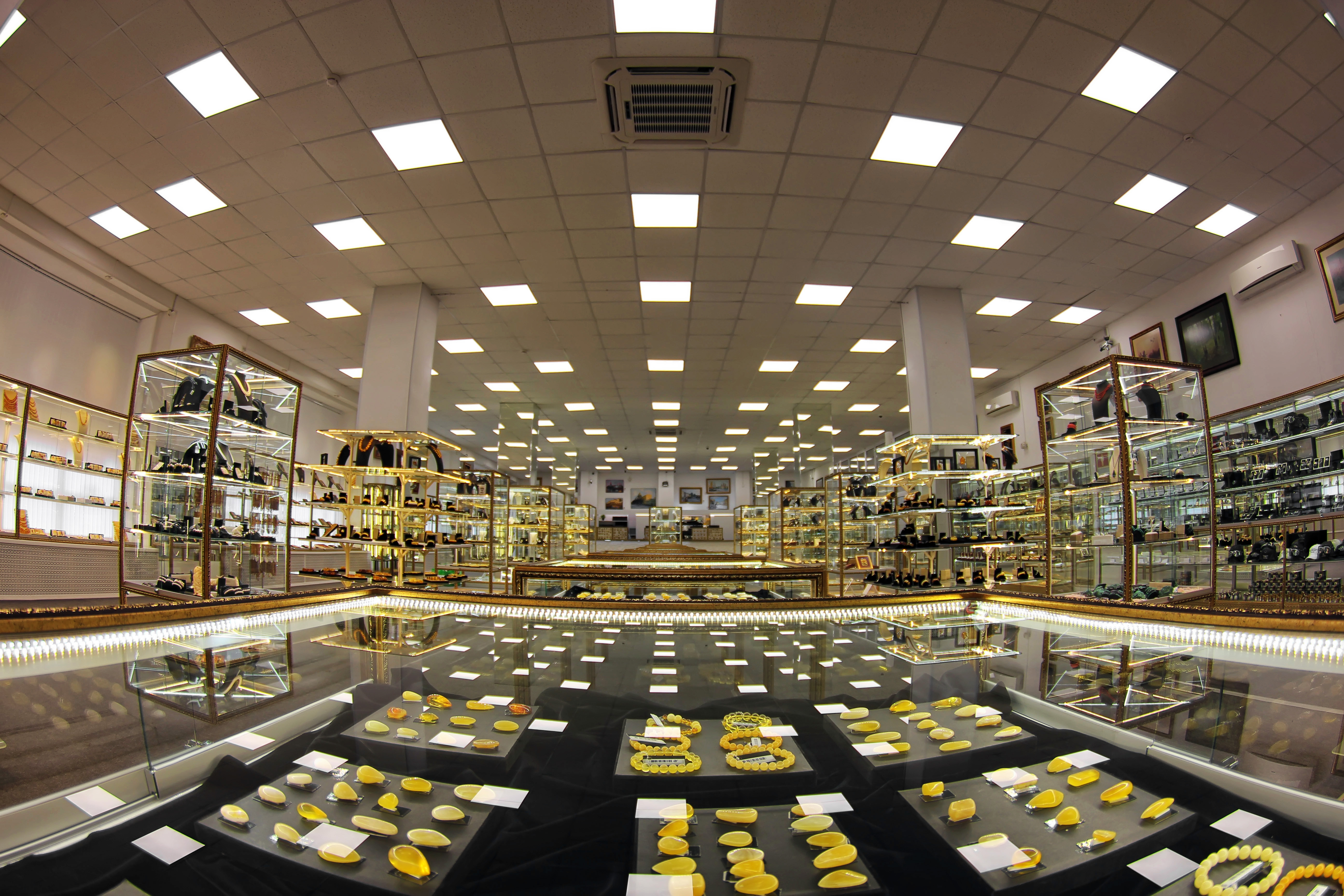 去圣彼得堡唯一的琥珀工厂打卡