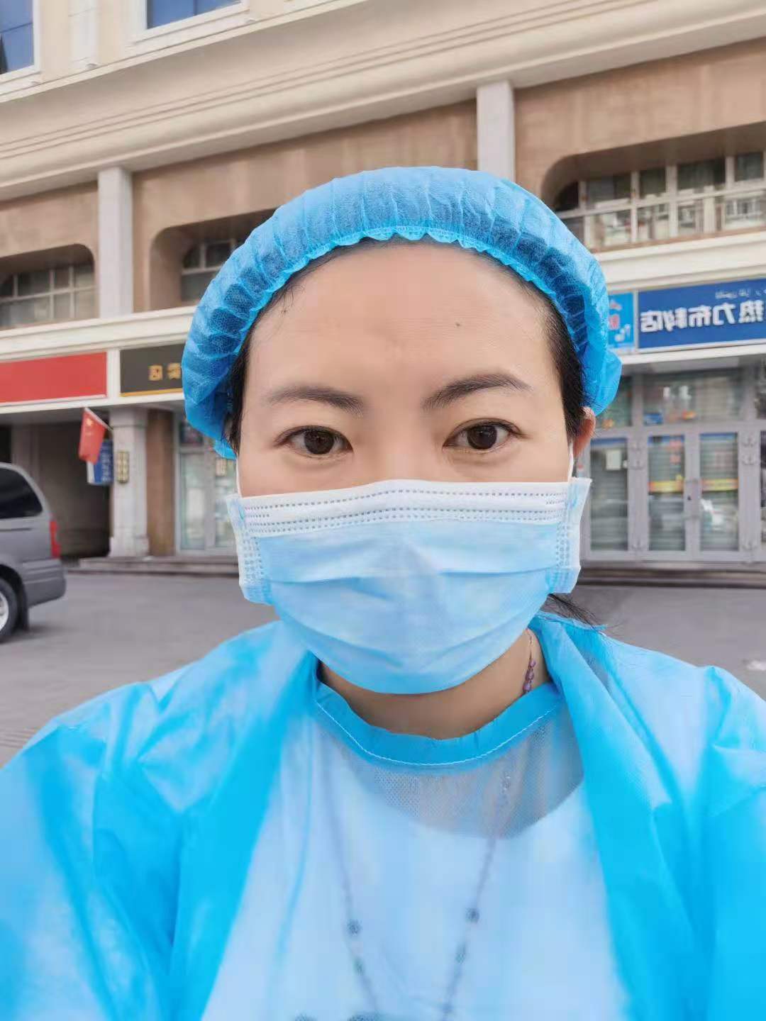 家里水管突然断裂，水流满屋，危难之时邻居出手相助