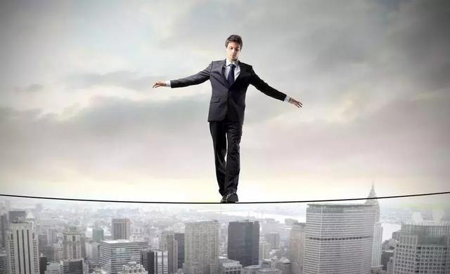 董藩讲房地产现状,董藩说房价没有涨到头