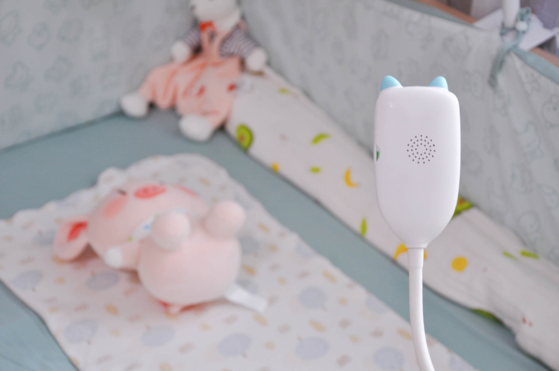 帮你随时随地、无时无刻的陪在宝宝左右，xiaovv婴儿监护器