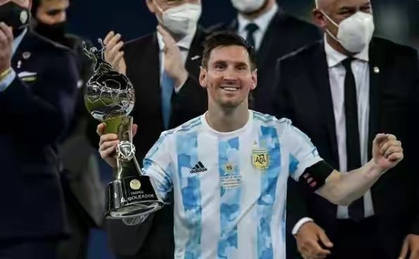 Diss梅西不配金球？这球星更有资格封王？奖牌比梅西更具含金量