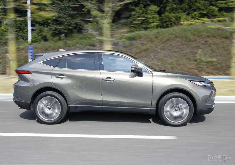 雷克萨斯nx350h和凌放,雷克萨斯nx和凌放