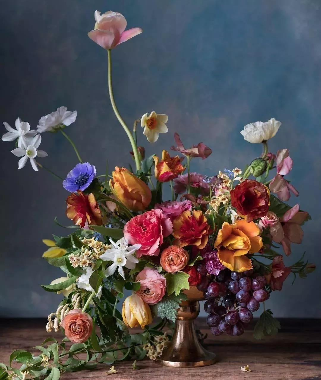 花要不要经常换水,花材正确处理方式及日常养护