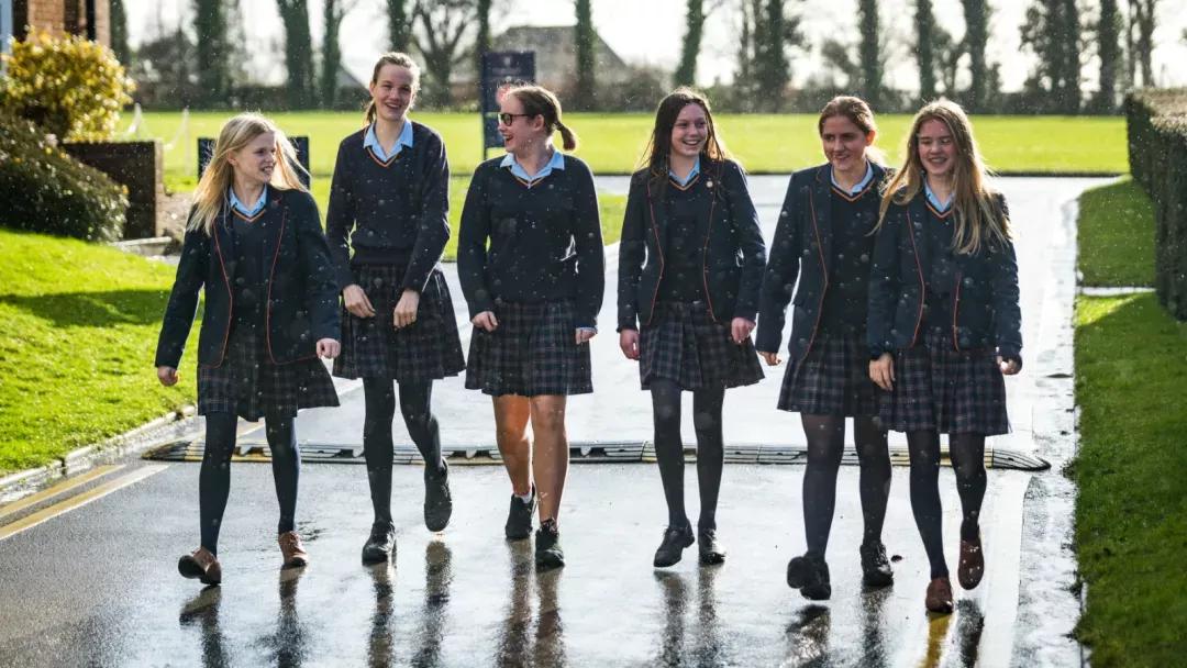 排名第一的顶尖女校,英国平民女校排名
