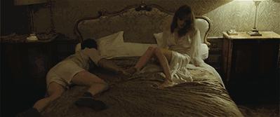 产后第一次下床疼得撕心裂肺,产后第一泡