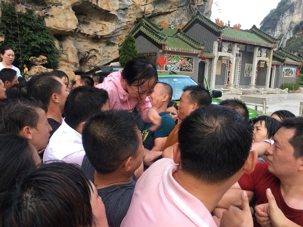 6天成就65人！单仁资讯这场投资赚翻了！