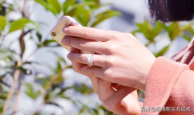女生戒指戴哪个手指比较好,女生戒指怎么戴