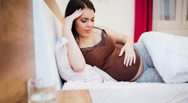 孕妇吸氧对胎儿视力发育有影响吗,怀孕后期吸氧对胎儿有什么危害