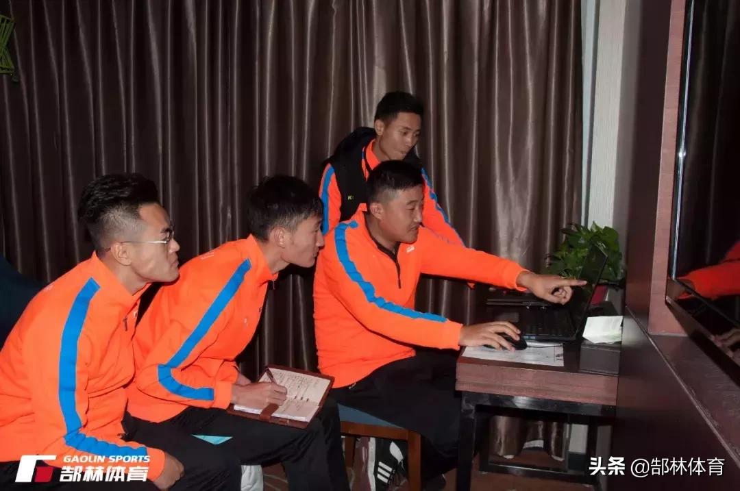 郜林回母校参加开球仪式,郜林青训教练