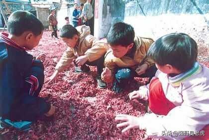 60后的我们回忆过年的视频,60年代我们过年的视频