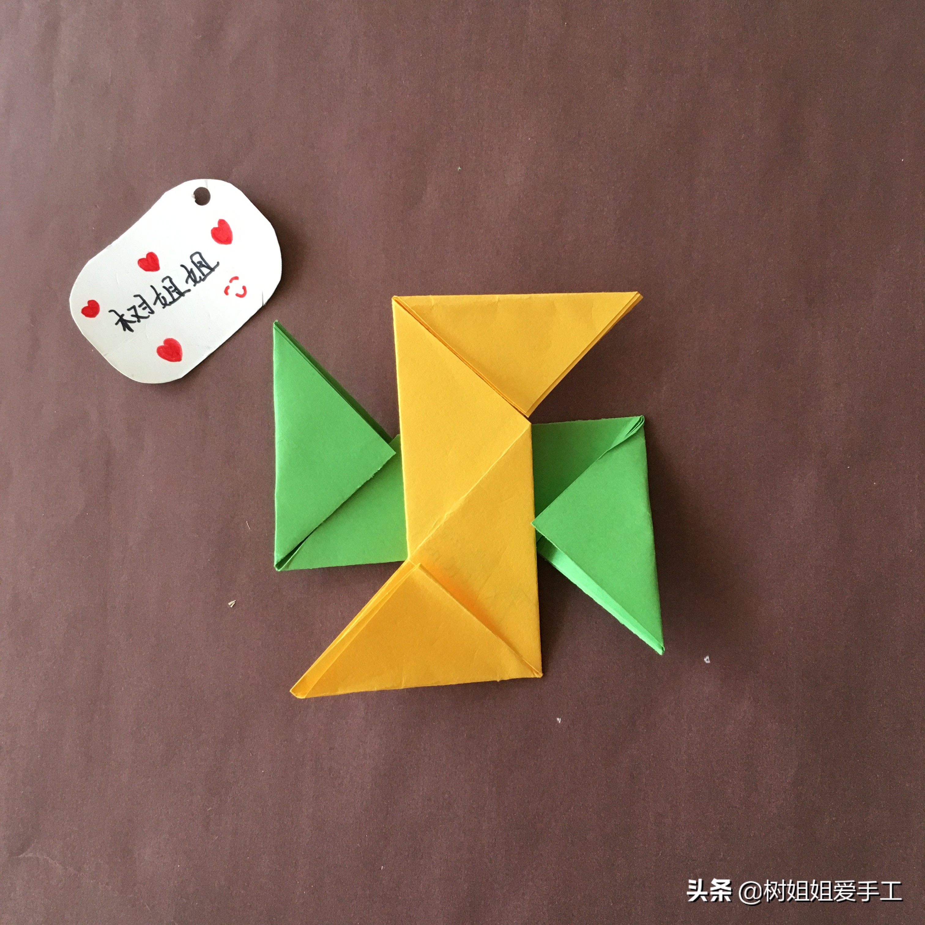 亲子折纸陀螺三张纸简单,用三张正方形的纸做一个飞镖陀螺