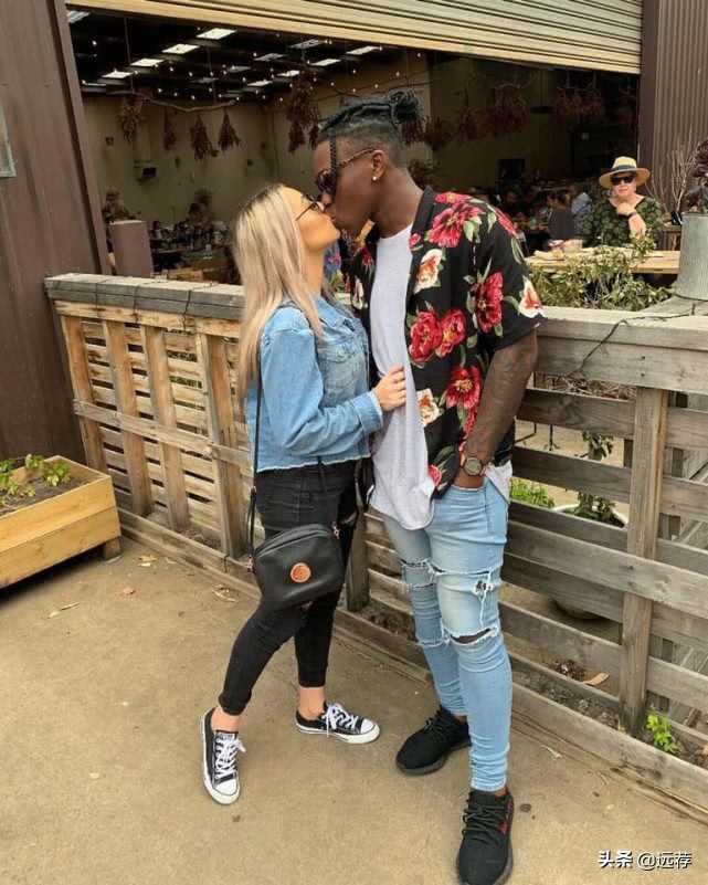 18岁澳洲女孩找黑人做男友！被无良网站公示供人羞辱