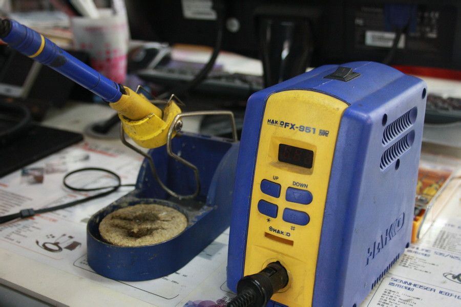 耳机的线怎么重头接,断线怎么接线不伤线