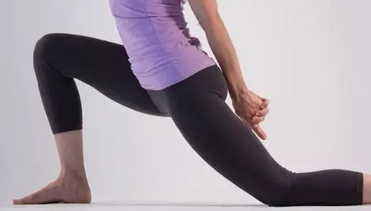 为什么经常躺着反而腰酸背痛,坐着躺着都没事站起来走路就不稳