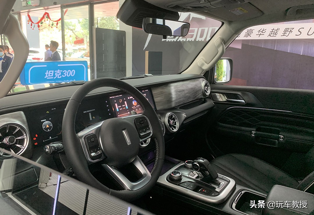 2023款坦克300顶配配置与讲解,全新一代坦克300总售量达到多少台