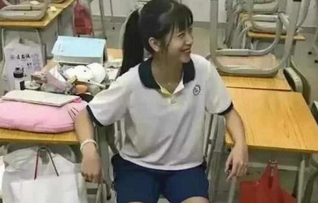 初中数学最好的女生,初中数学经常考30多分的女孩子