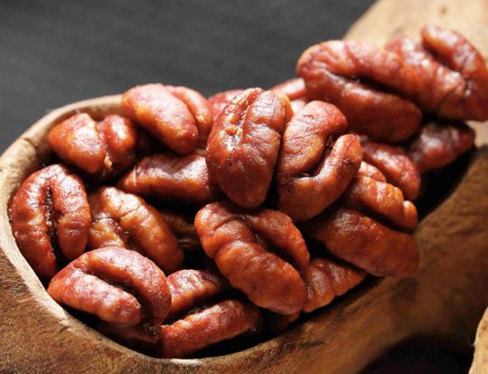 吃货们吃很多食物,吃货一口吃下好多种美食