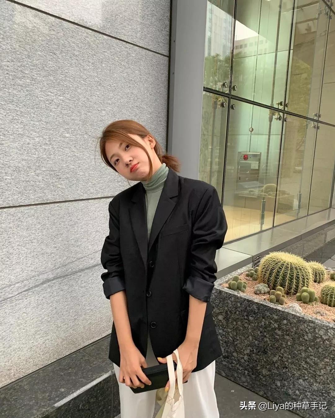 毛衣怎么穿才好看呢,毛衣怎么穿才不土气