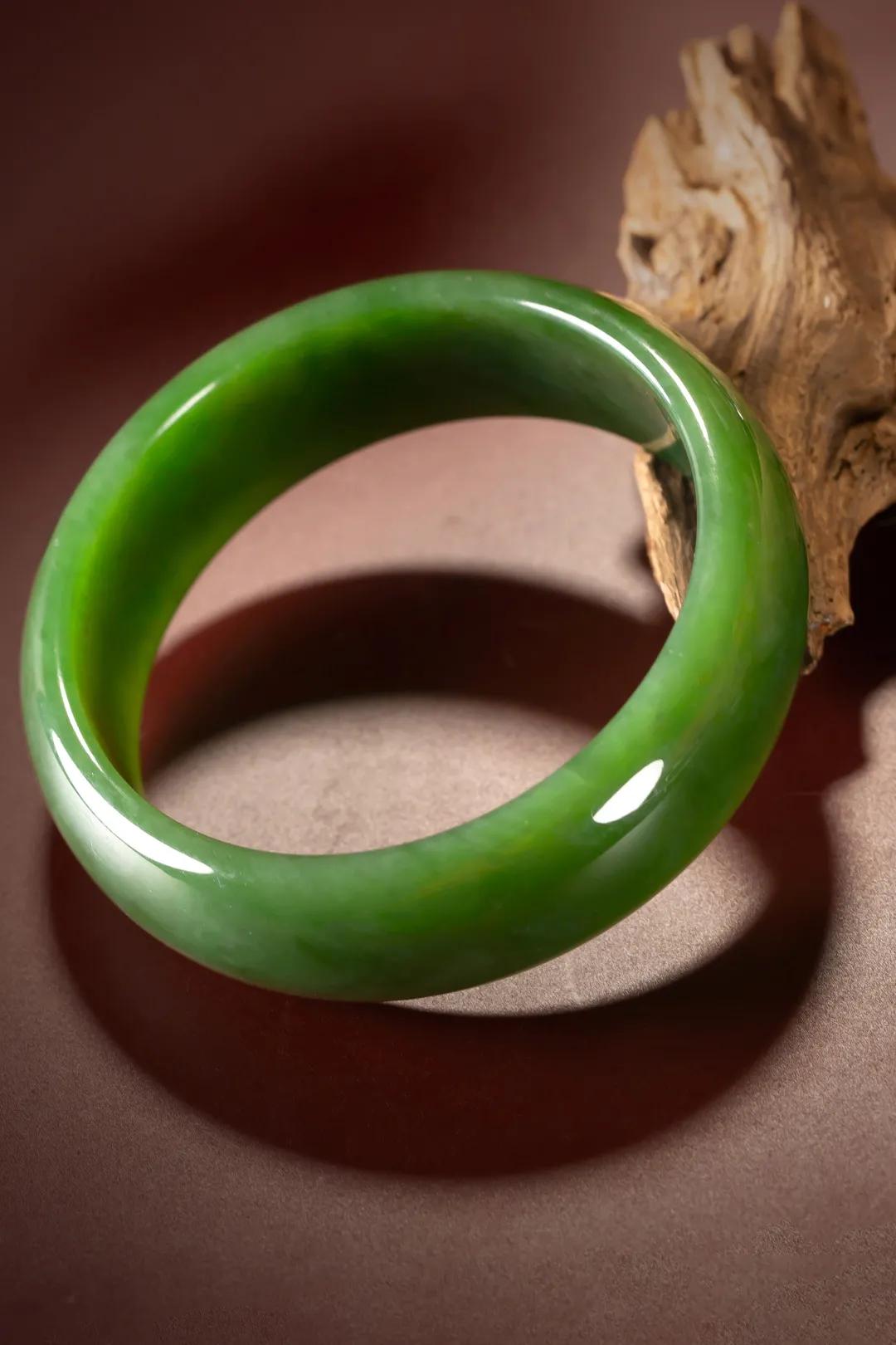 适合戴玉的季节,夏天适合戴哪种玉镯