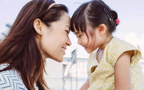 10岁小孩呕吐绿色的苦水怎么缓解,2岁宝宝吐绿色粘稠物怎么办