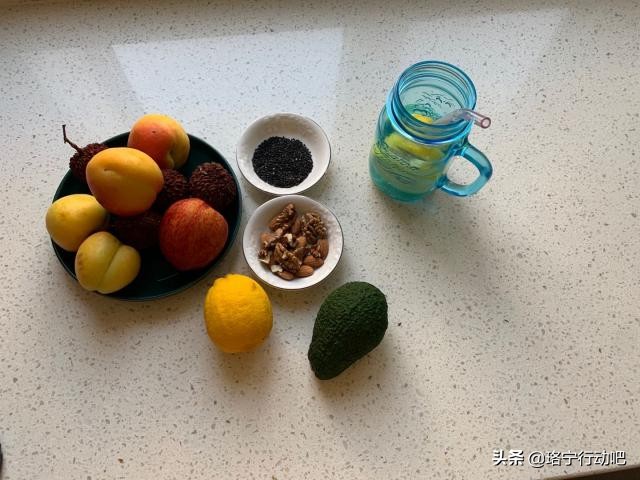 裙子拉链拉不上可以改松紧吗,吊带裙小了拉链拉不上应该怎么改