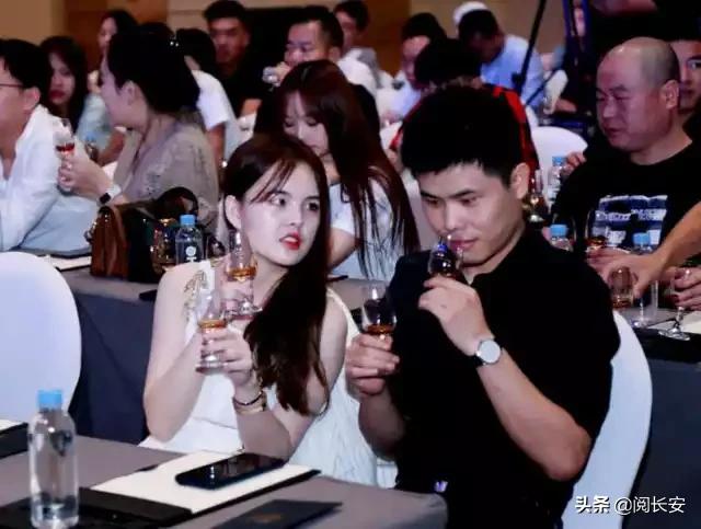 西安苏荷酒吧,苏荷酒吧deephouse暖场重低音串烧