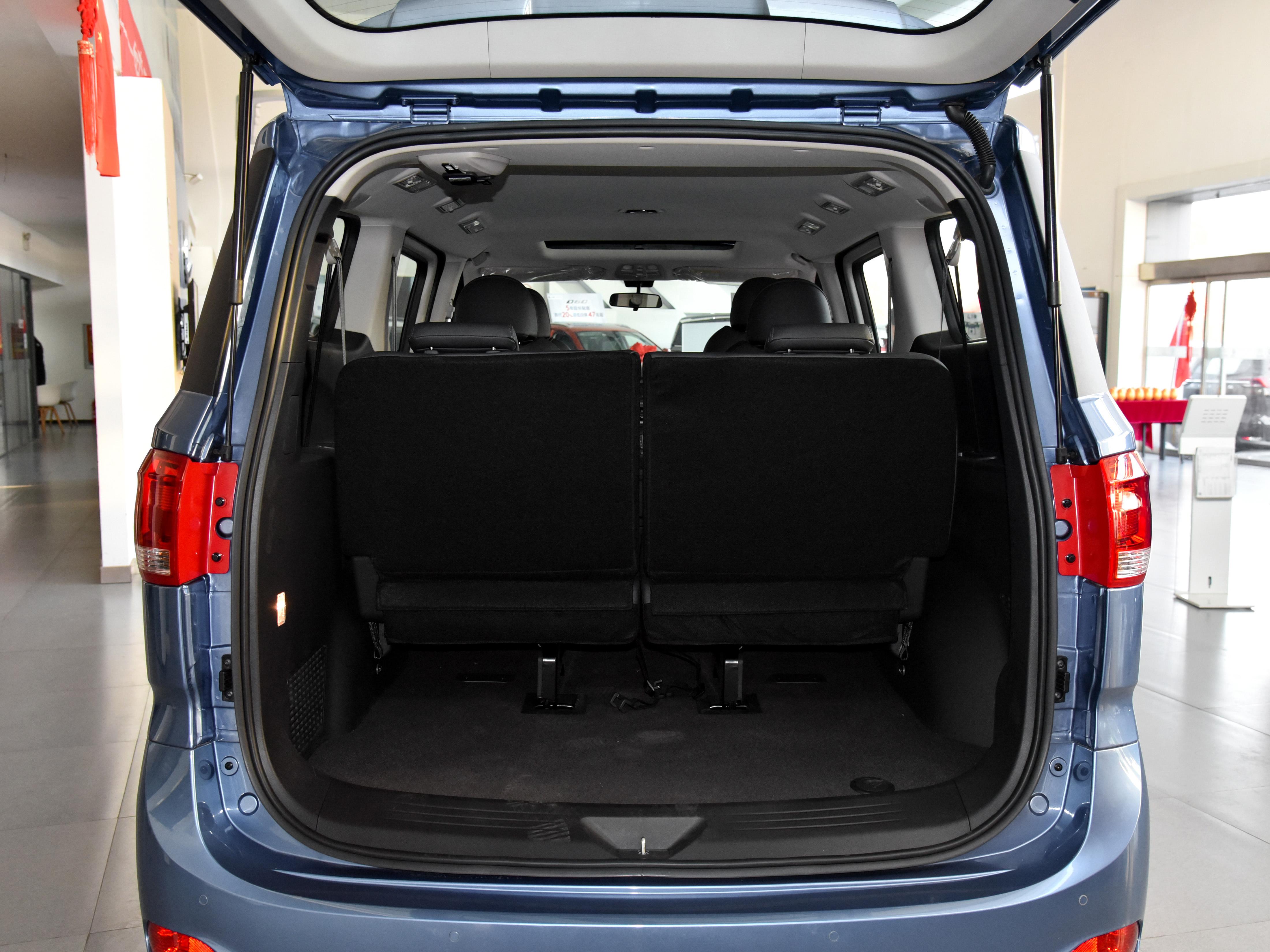 上汽大通maxusg50紧凑型mpv1.5t,上汽大通maxusg10和gl8对比